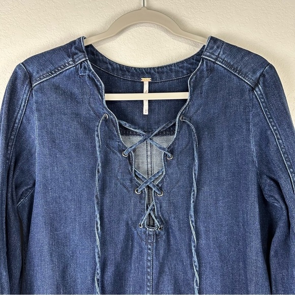 Free People Blue Denim Lace Front Neapolitan Dreams Tunic Top Size Medium - Picture 2 of 6